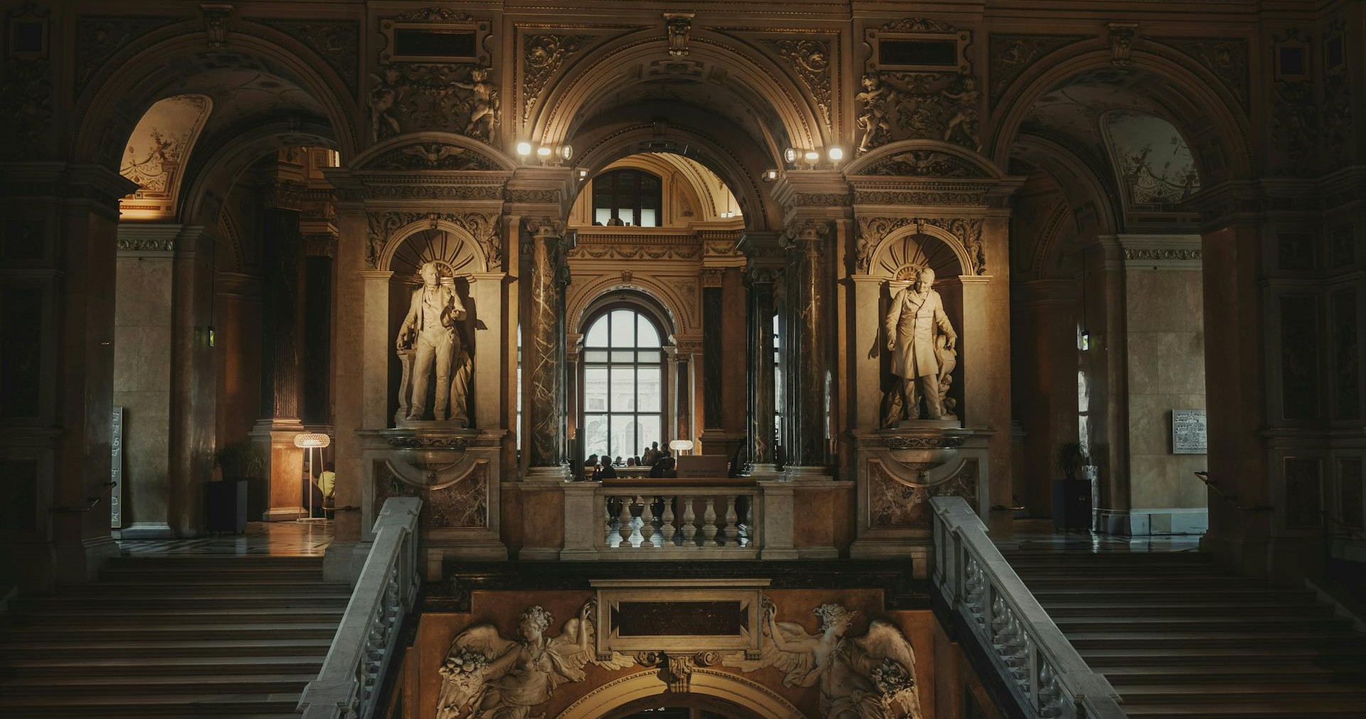 Die Macht der Burschenschaften: Wie rechte Männerbünde Österreich prägen