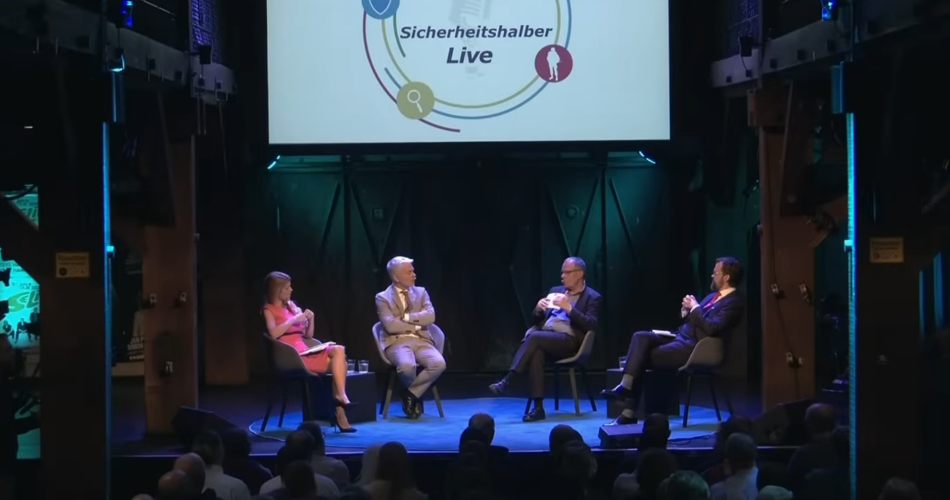 Zwischen Krieg und Frieden: Was charakterisiert das Dazwischen?